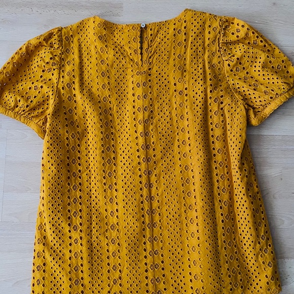 SOLD- J.Crew NWT - Eyelet Keyhole Top - SZ XS - Picture 3 of 3